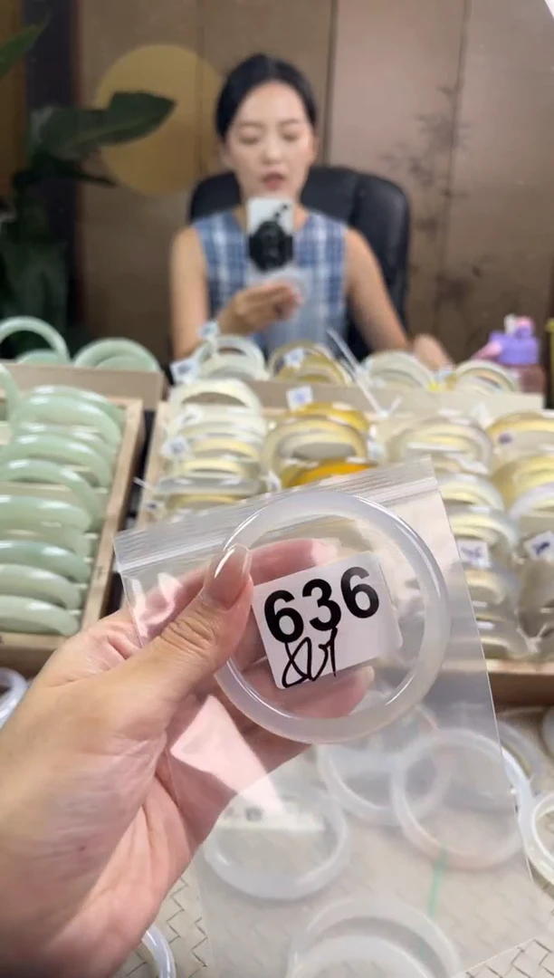 手镯玛瑙/玉髓未镶嵌636