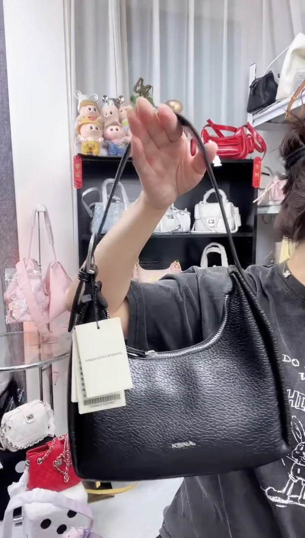 小牛剖层皮革福利款单肩女包