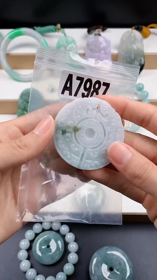 颈饰未镶嵌翡翠天然翡翠吊坠挂件