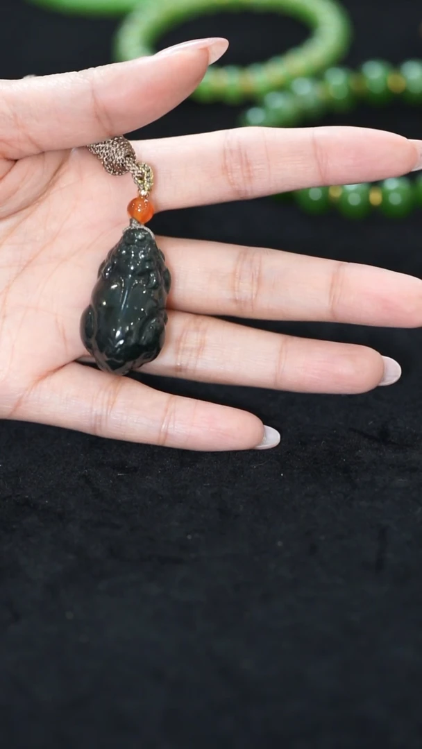 未镶嵌和田玉挂件LUCA-131