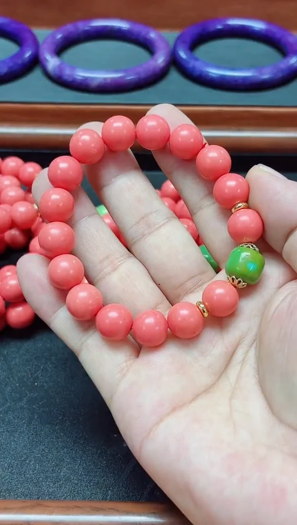 1012号粉色12mm精品手串