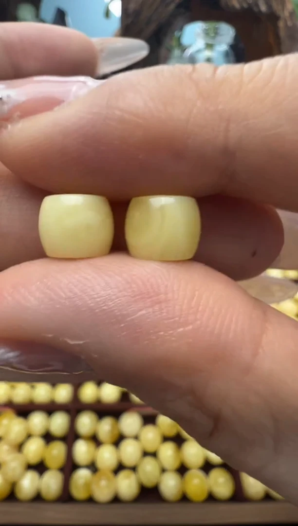 【闪购商品】蜜蜡裸石未镶嵌俄料全品8.3mm0.673克