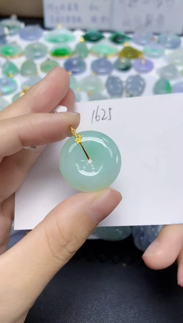 翡翠未镶嵌颈饰天然缅甸翡翠A货