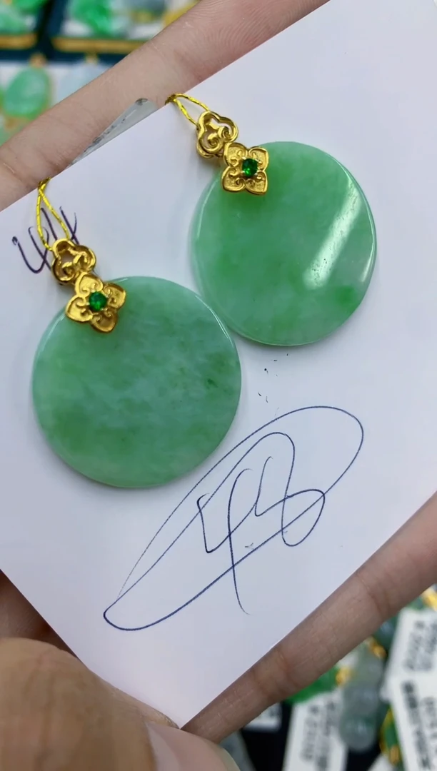 翡翠未镶嵌颈饰1111111111多样性发其一