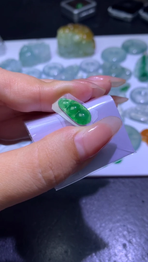 未镶嵌定制翡翠毛货