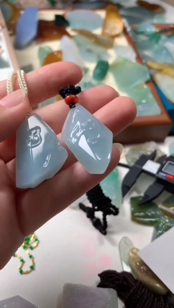 【闪购商品】翡翠颈饰未镶嵌吊坠