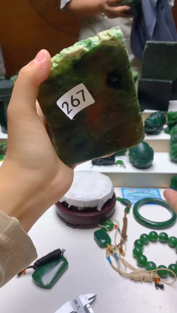 未镶嵌和田玉（碧玉）珠宝半成品0