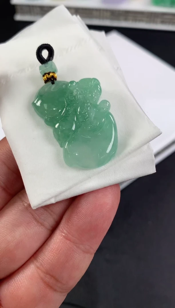 未镶嵌定制翡翠迎*翡翠