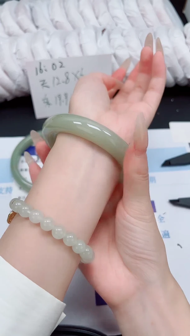 未镶嵌手镯石英岩玉285-57.9
