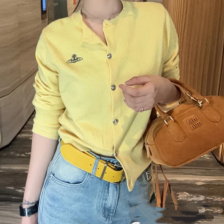 设计感纽扣刺绣针织上衣女2025新款春季时尚百搭纯色圆领长袖开衫