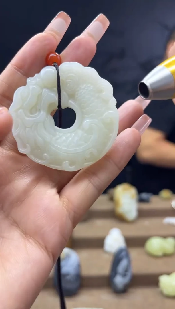 颈饰未镶嵌和田玉1