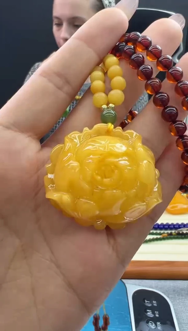 【闪购商品】琥珀颈饰未镶嵌274秒拍号