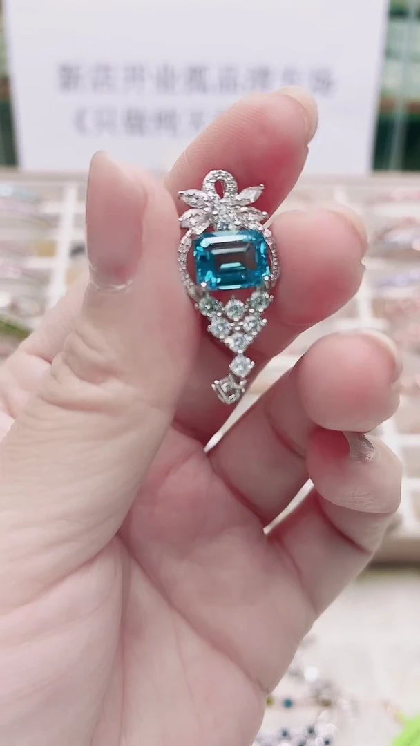 银S925镶嵌托帕石吊坠156ZB1128产品一个（多样性）