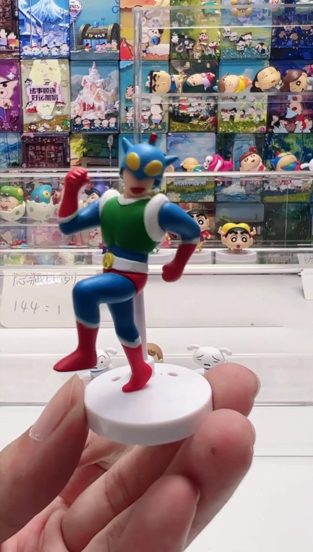 动感超人玩具摆件蜡笔小新