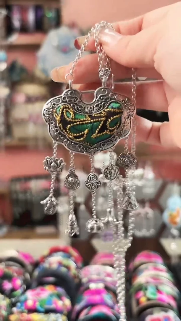 艺枝独绣手工饰品139