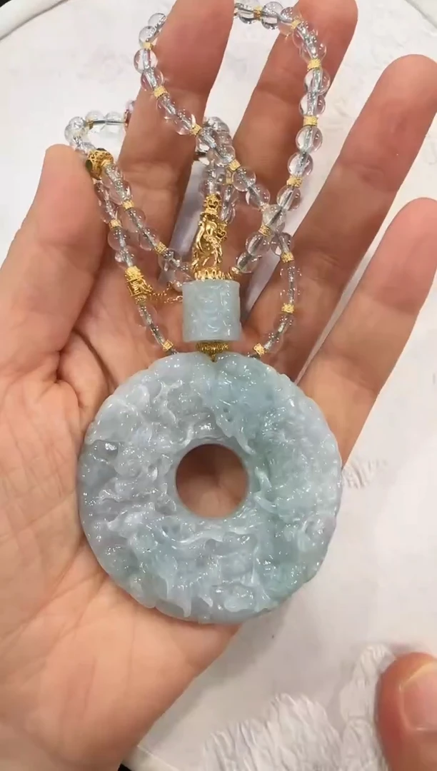 翡翠未镶嵌颈饰国风