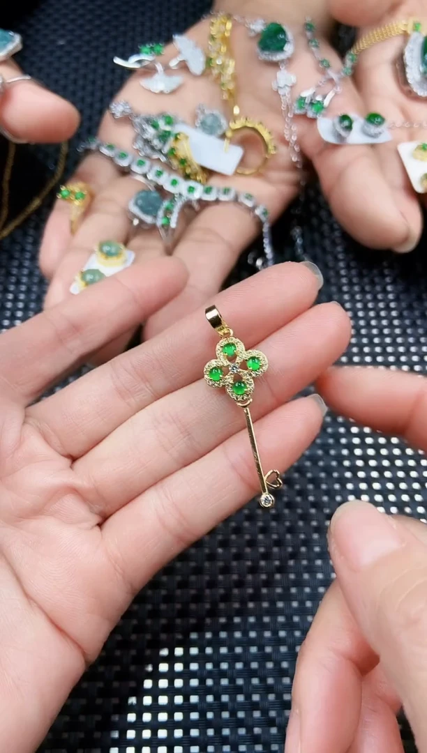 【闪购商品】翡翠吊坠(不含链)未镶嵌111111111