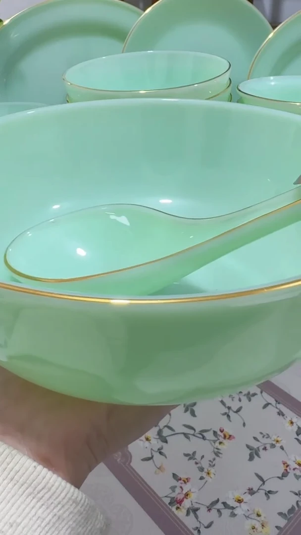 8.5英寸汤碗1个+大勺1个玉瓷