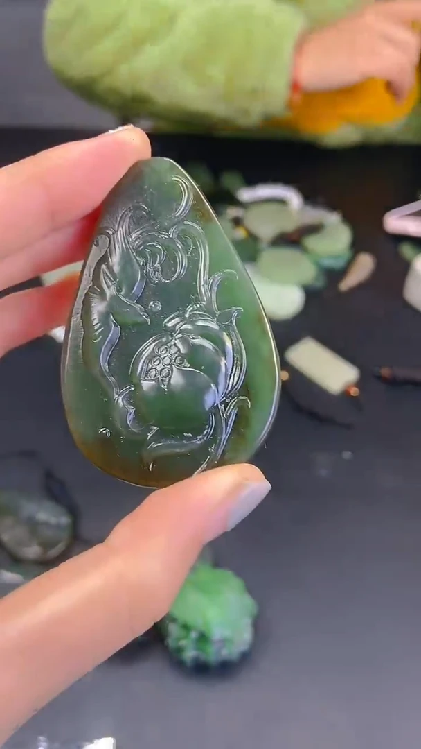 颈饰未镶嵌和田玉1