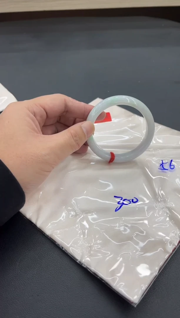 未镶嵌手镯翡翠翡翠手镯