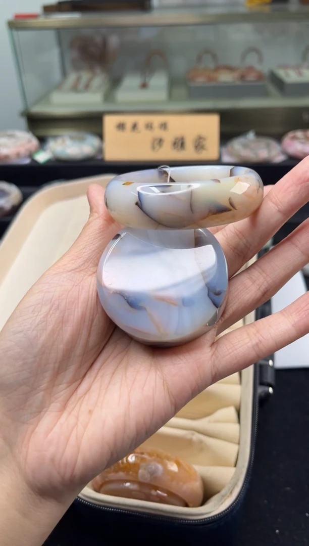 未镶嵌手镯石英质玉53圈口（赠品镯心）6882007