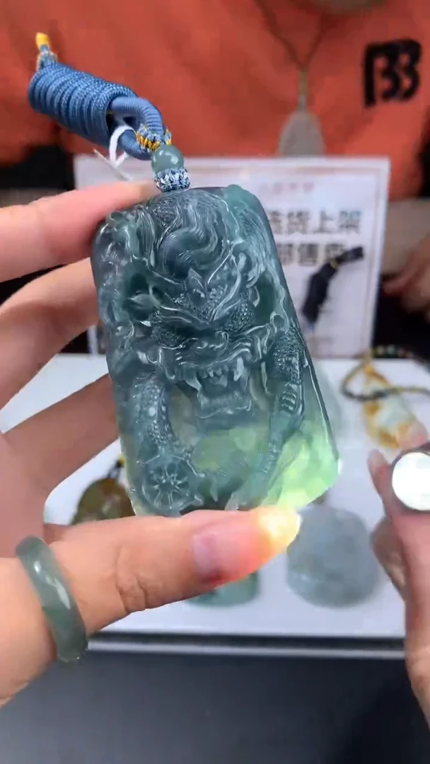 【闪购商品】定制翡翠未镶嵌不退不换随机发CMH1件-A