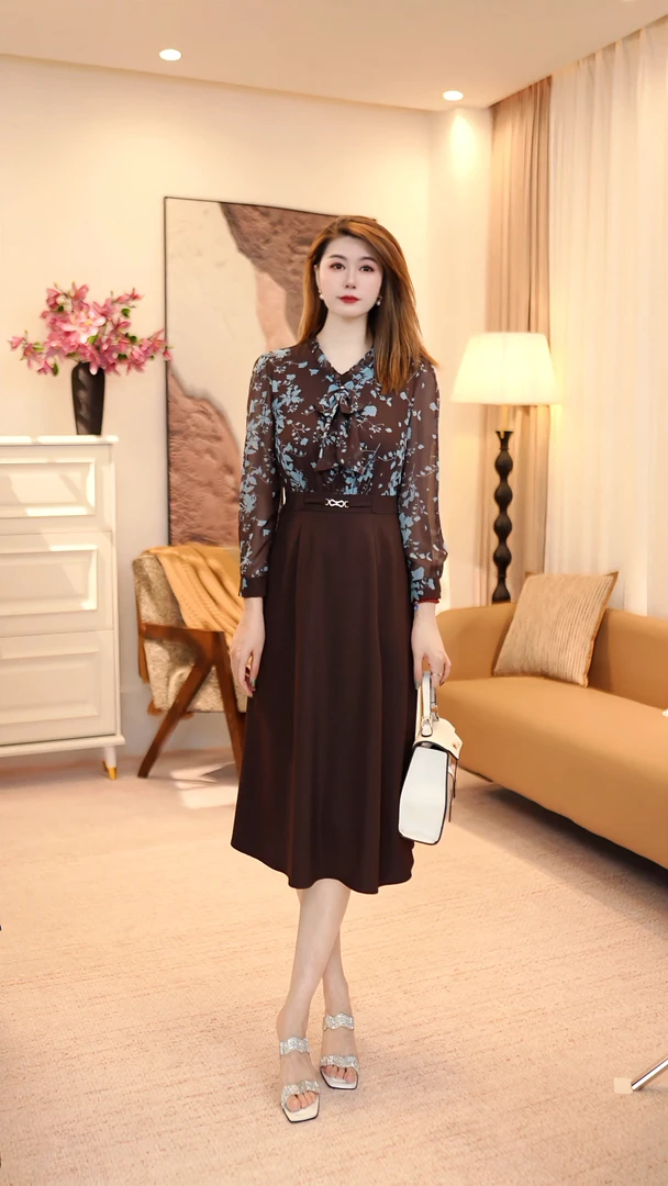 显瘦拼接秋季假两件常规连衣裙法式女装长款肯豆风 86032