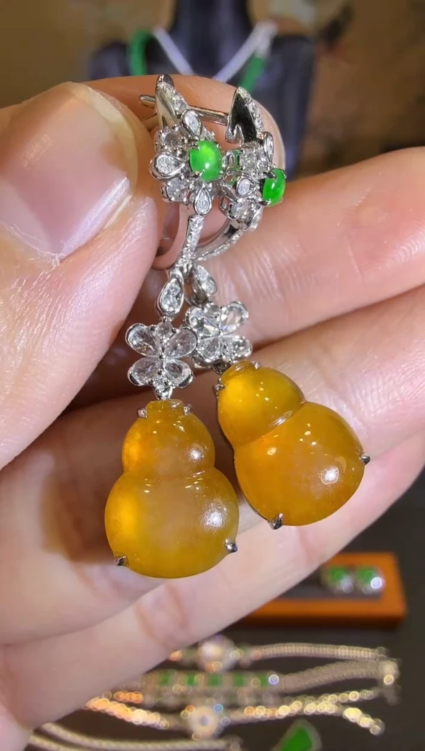 【闪购商品】翡翠耳饰18K金镶嵌高冰冰黄翡葫芦耳坠