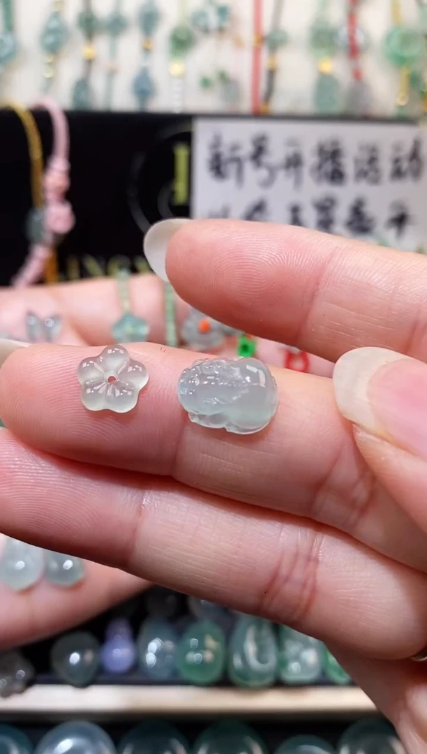 翡翠散珠貔貅小花