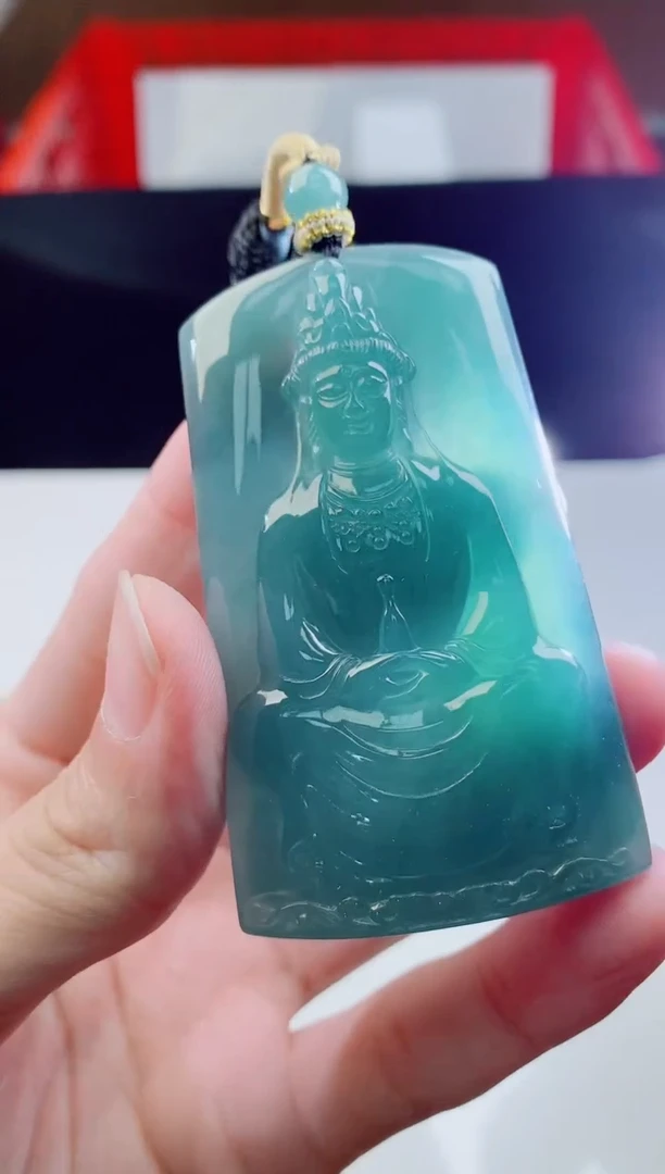 颈饰未镶嵌翡翠     ·