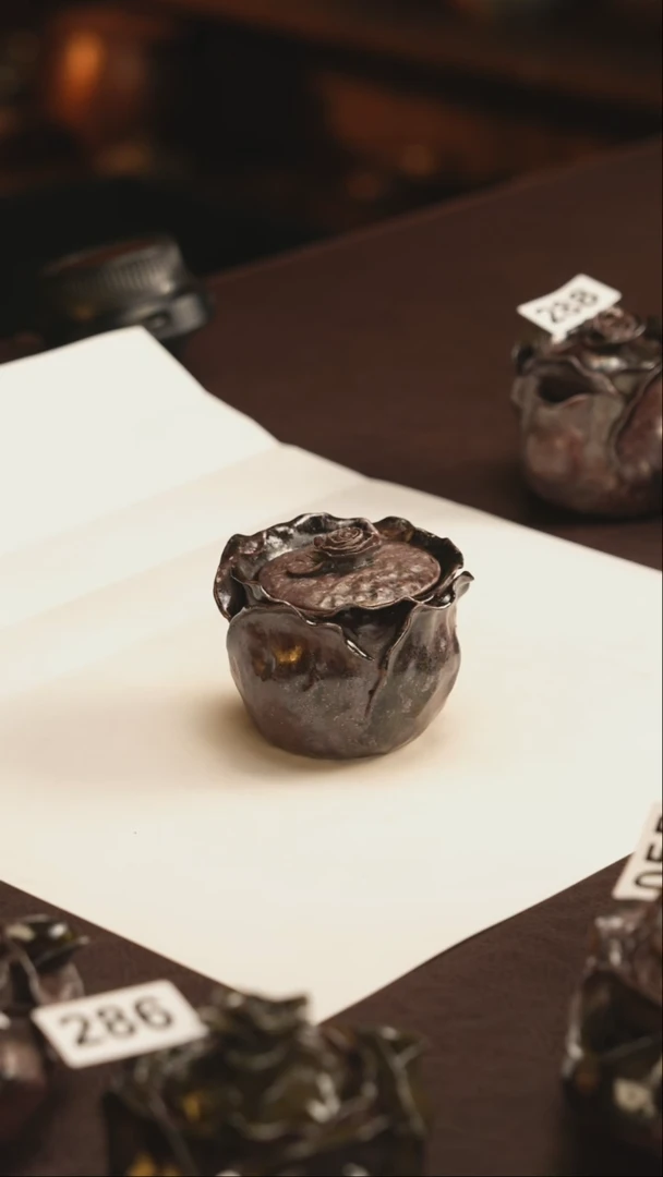 【闪购商品】杯290北山老师柴烧紫砂暗夜玫瑰