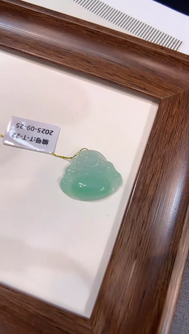 颈饰未镶嵌翡翠佛公