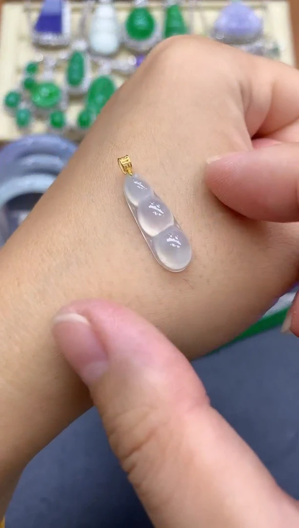 颈饰18K金镶嵌翡翠18-中国好珍宝