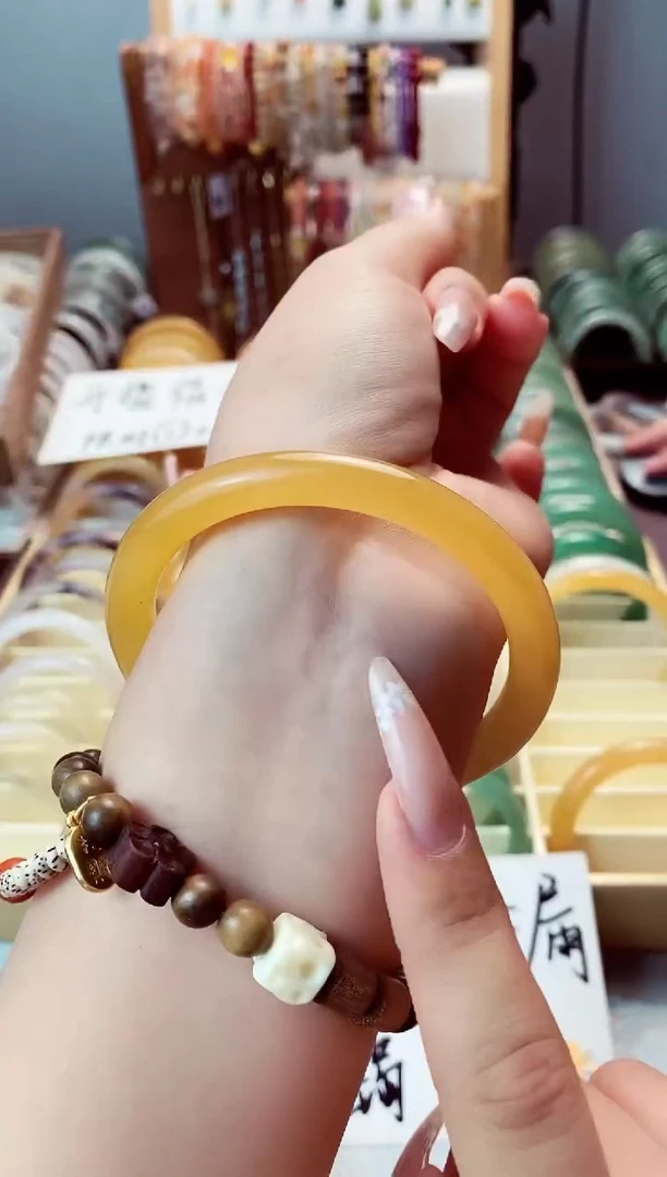 石英质玉手镯未镶嵌62