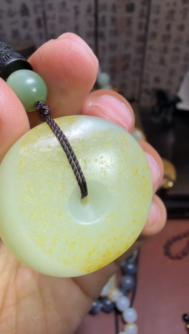 未镶嵌和田玉挂件和田玉