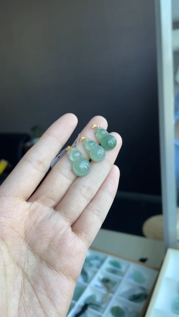 吊坠(不含链)18K金镶嵌翡翠天然缅甸A货翡翠多样性发其一