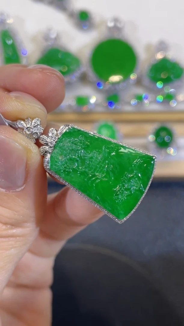 吊坠(不含链)18K金镶嵌翡翠团购6