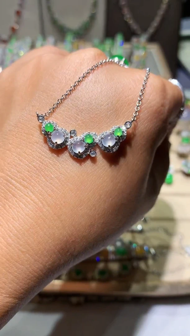 翡翠未镶嵌耳饰项链