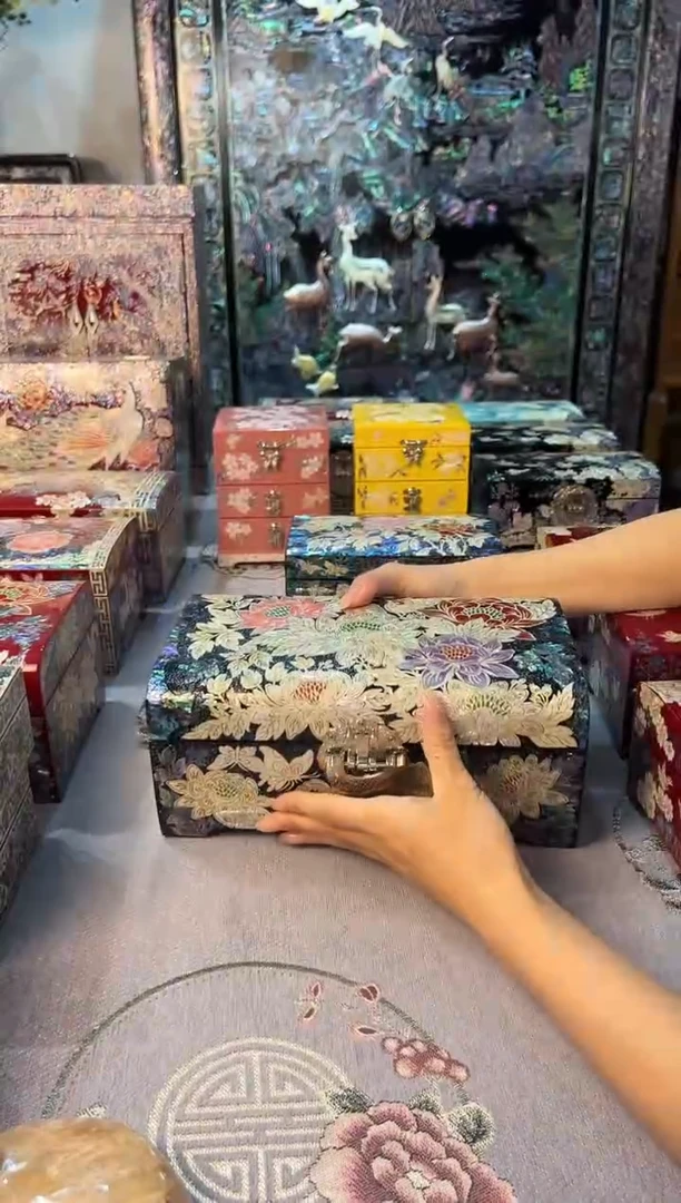 黑金鲍全满螺·弘贝雅螺钿漆器文化馆