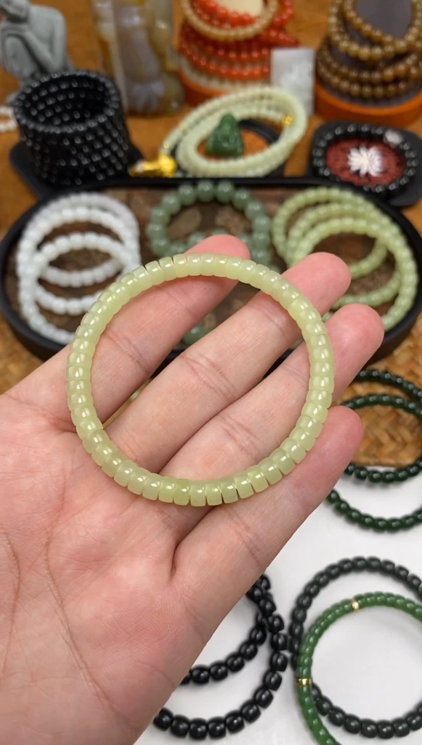 颈饰未镶嵌和田玉手串