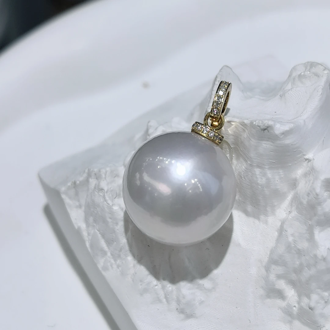 “太爷爷”龙珠珍珠吊坠 16-17mm  18k钻石 2216H00DY