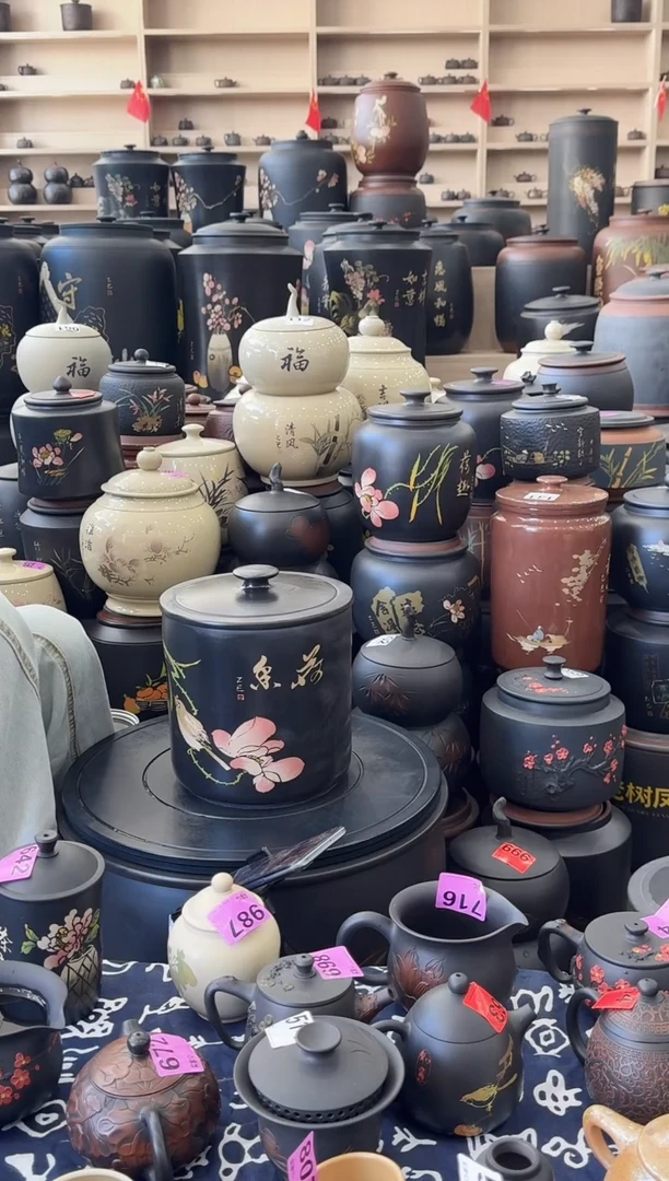 罐瑕疵茶叶罐   小八饼彩填   132