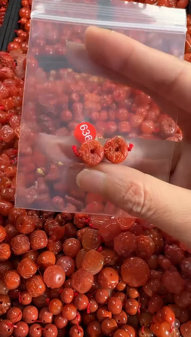 【闪购商品】南红玛瑙颈饰未镶嵌1