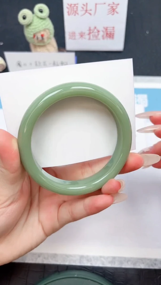 【闪购商品】石英质玉手镯未镶嵌91-60.0