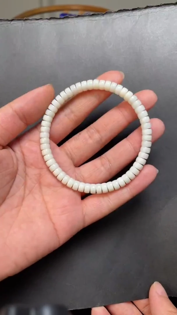 未镶嵌手串和田玉96