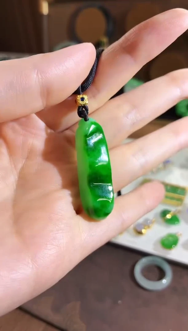 吊坠(不含链)未镶嵌翡翠吊坠