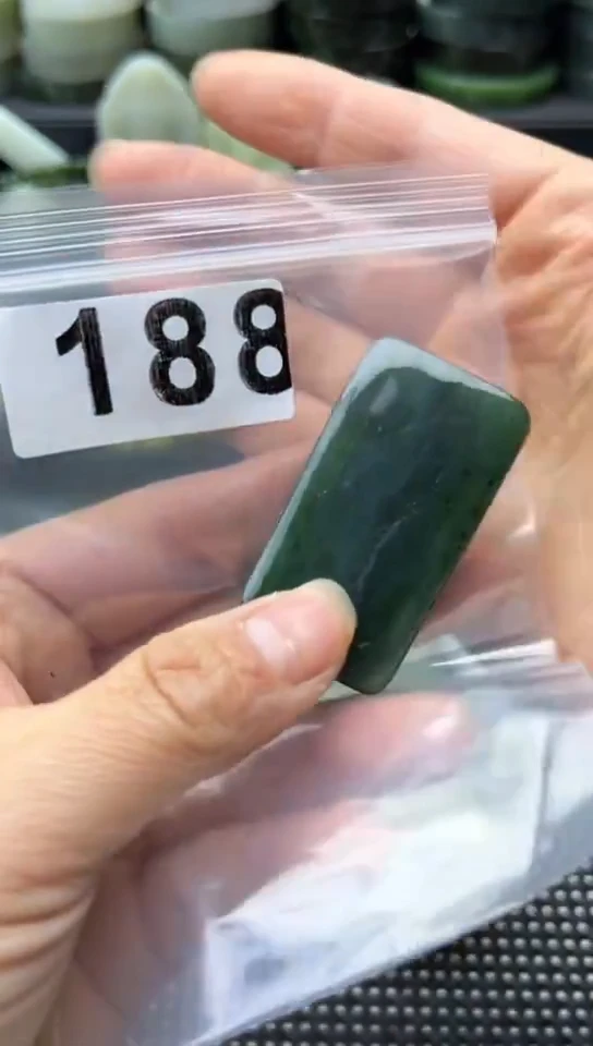未镶嵌和田玉珠宝半成品牌子