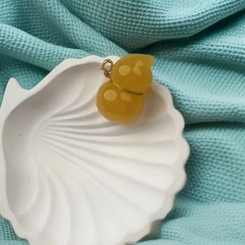初见珠宝蜜蜡葫芦鸡油黄焦皮料吊坠
