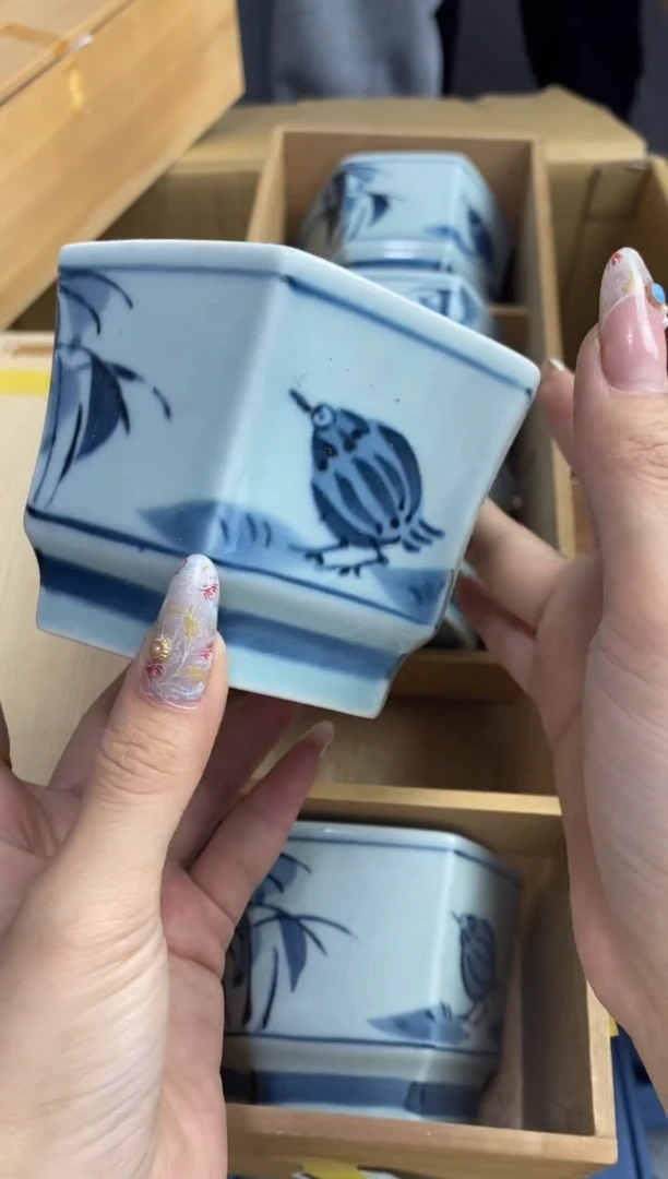 【闪购商品】瓷片隆莲瓷器欢迎大家