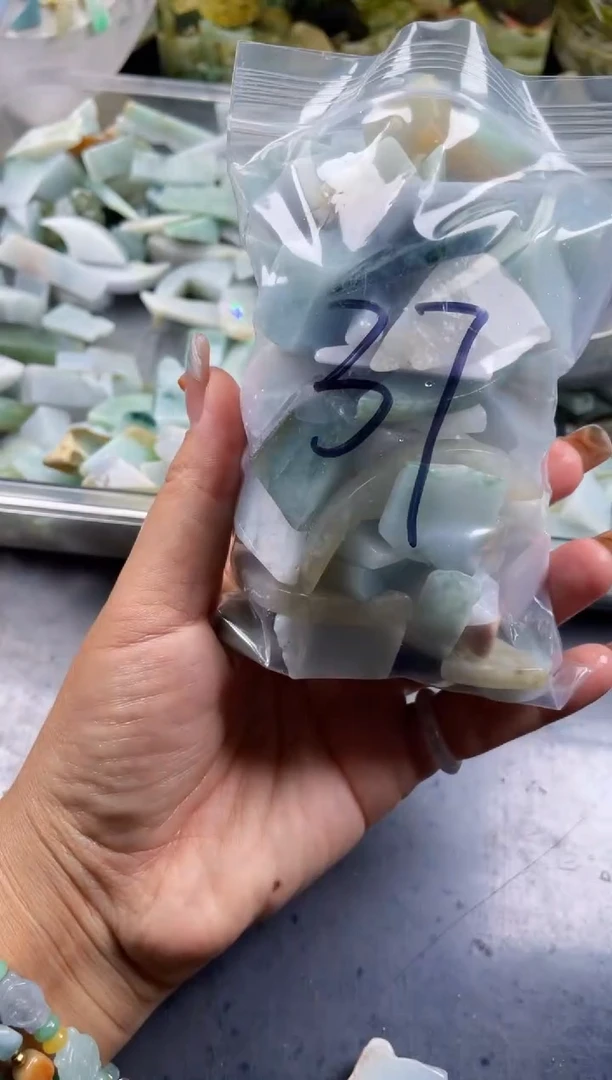 配石翡翠天然翡翠中号500克37